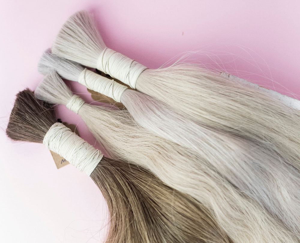 extensions - Photo de Alina Skazka: https://www.pexels.com/fr-fr/photo/cheveux-naturel-blond-cheveux-blancs-14730867/